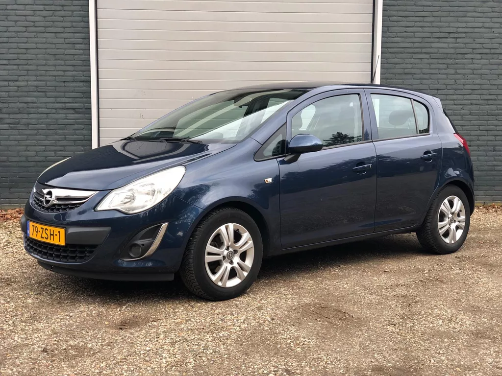 Opel Corsa 1.2-16V Cosmo 5-DRS./AC/CRUISE